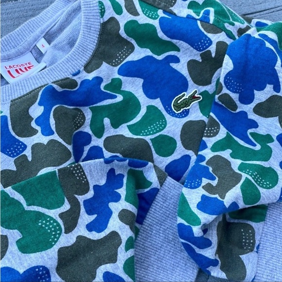 Lacoste LIVE crew neck hooded sweatshirt has an archived design for any style! - Picture 5 of 7